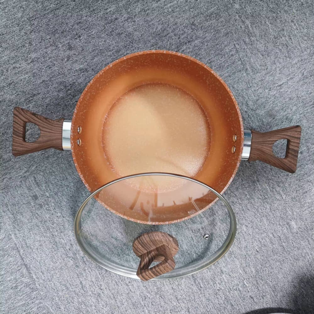 Nem mérgező, indukciós alsó, tapadásmentes, fröccsöntő főzőedény, puha tapintású rakott edény